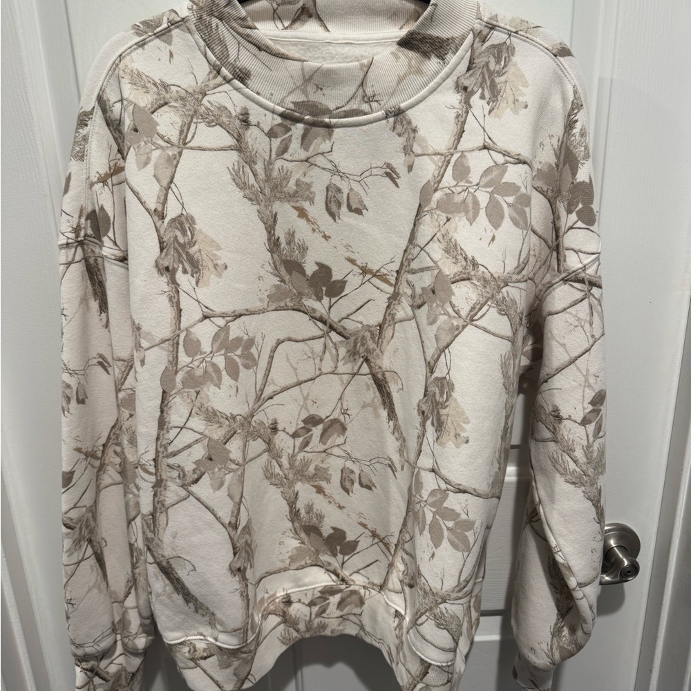 Abercrombie & Fitch Soft Ivory Nature Camo Sweatshirt Size L - Picture 10 of 13